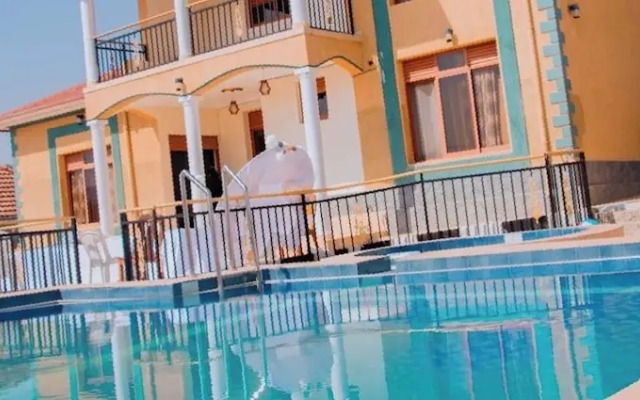 HOTEL DE SILVER BOTIQUE KiGALi