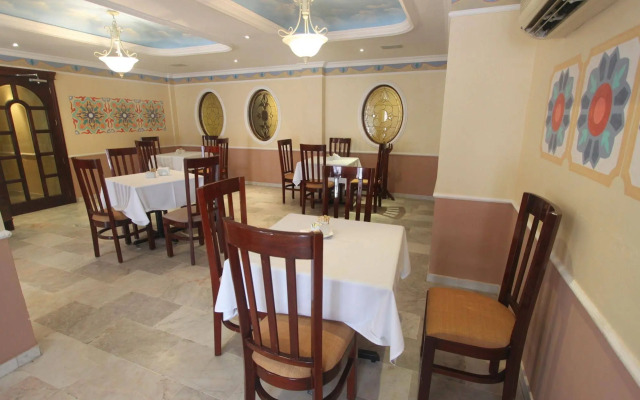 Отель Francis Drake by DOT Tradition