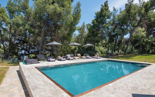 Pefkon Boutique Hotel