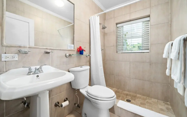 Hut Pointe #4 2 Bedroom Apts