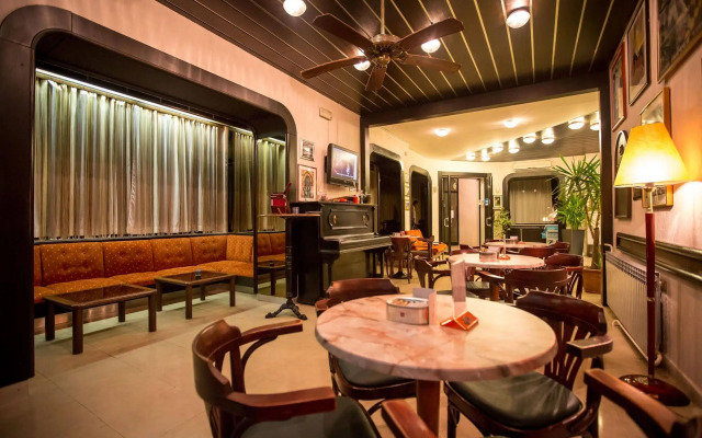 Hotel Sumratin