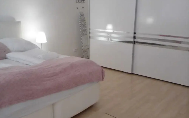 Modern 2BR Apt Long Stay Near Station