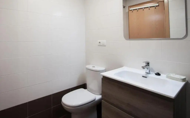 Esguil, apartamento con piscina, a 3 km de la playa