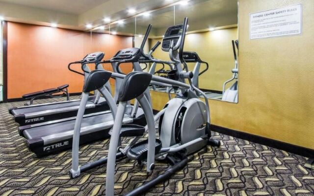 Comfort Inn & Suites