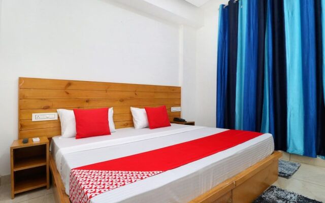 Oyo 26606 Hotel R K Grand