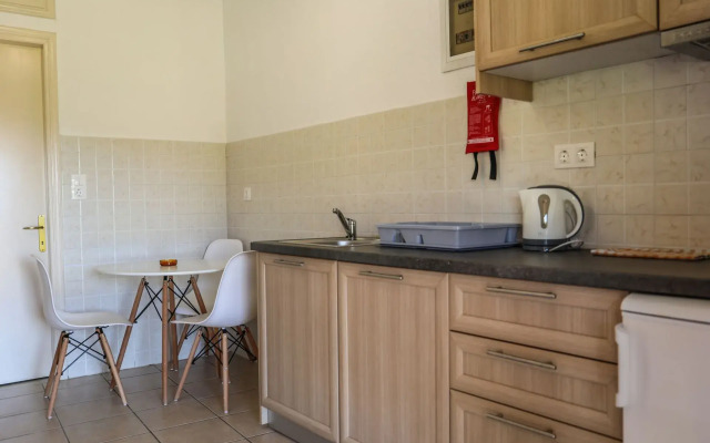 Sunset Studios & Apartments