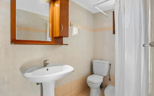 Countryside Apartment 2 With Shared Swimming Pool