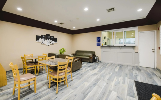 Sapphire Inn & Suites