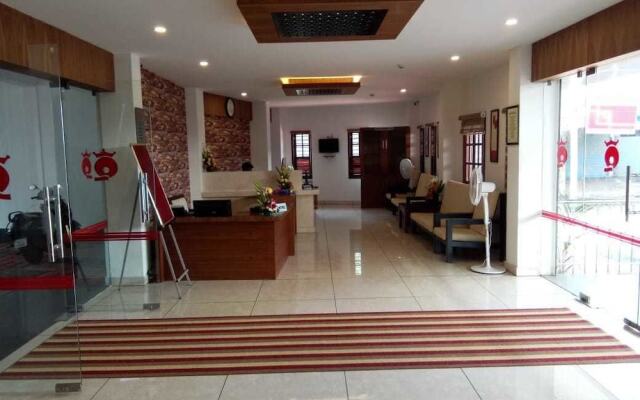 OYO 5077 Queens Hotel