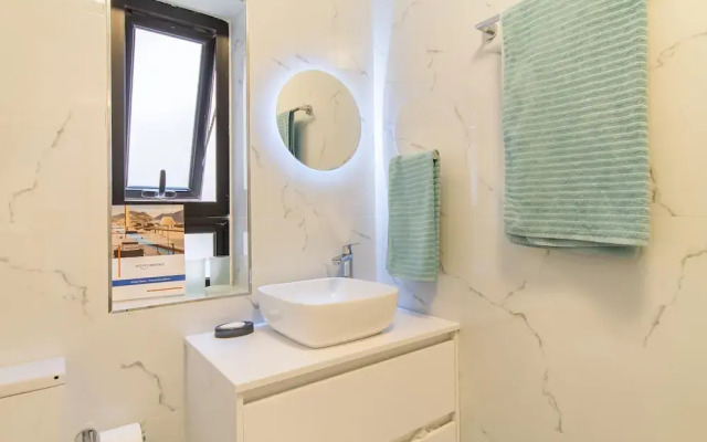 Magnificent Sunny Seafront Apart Sliema
