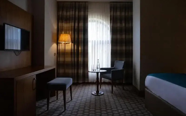 Madison Hotel Baku