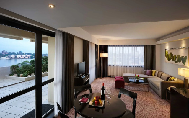 Cinnamon Lakeside Colombo