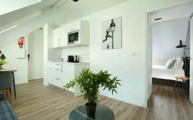 YAYS Paris Zola by Numa