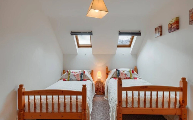 Spacious Characterful House W/views & Large Garden