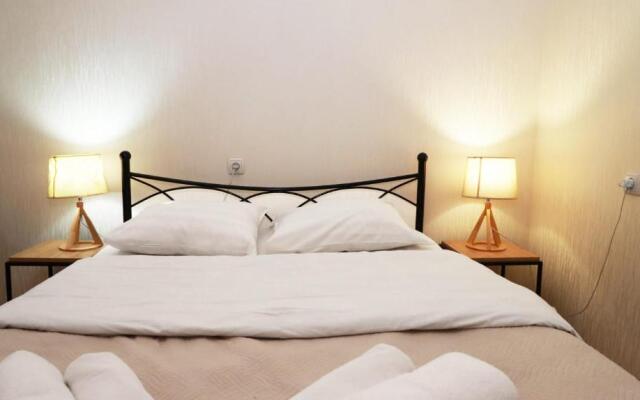 Bright and cozy 1BR apt in the heart of Tbilisi