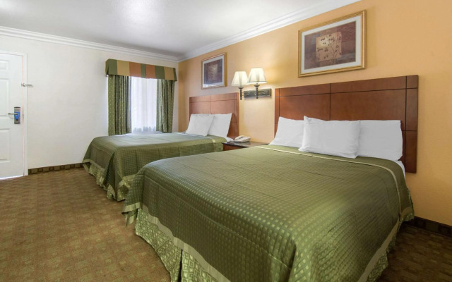 Rodeway Inn Adelanto US 395