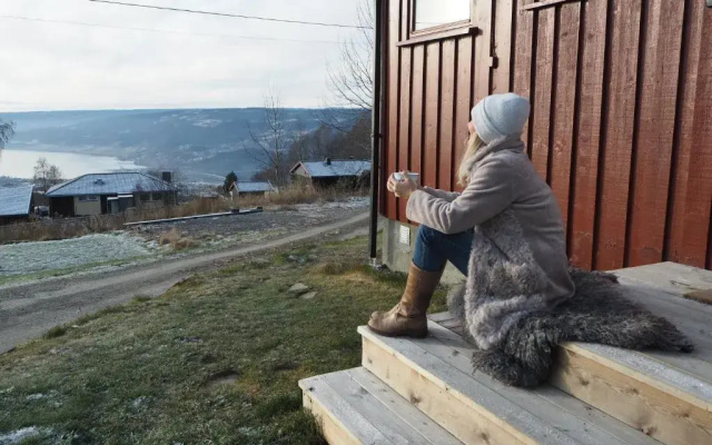 Cabin with great view close to town and ski area