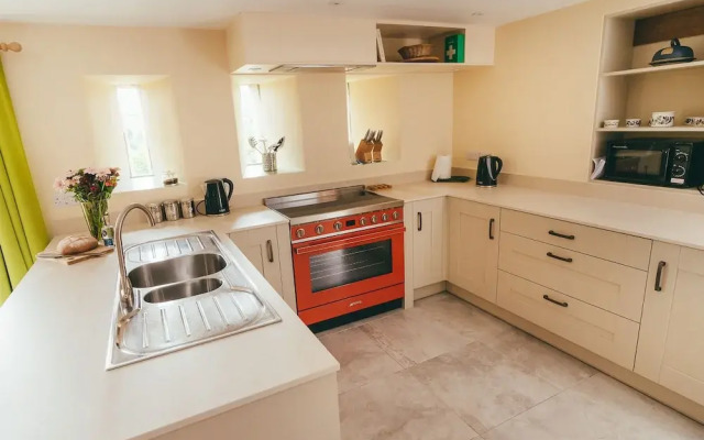 Deerclose West Farmhouse