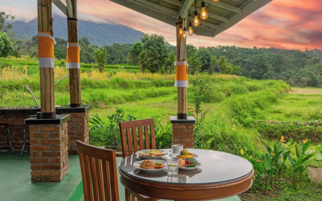 Santya Loka Lodge & Twin Waterfall