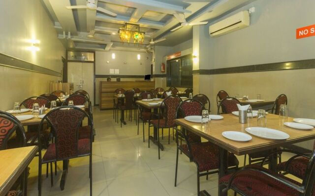 OYO Flagship 18893 Hotel Shweta