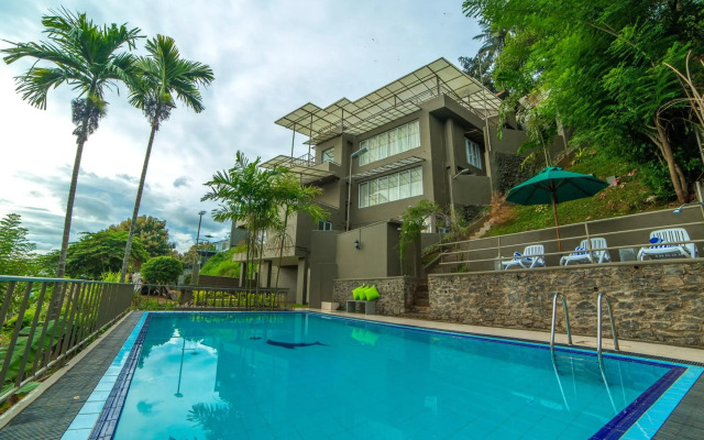 Range Hotel Kandy