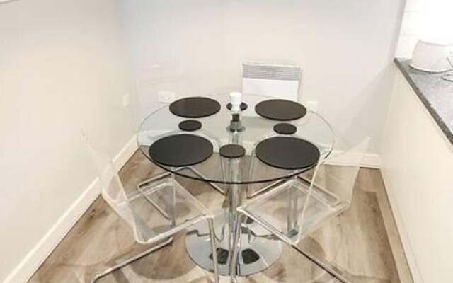 Stunning Apartment Overlooking Pembroke Castle