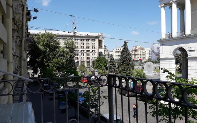 VIP Apartment at Horodetskoho 4