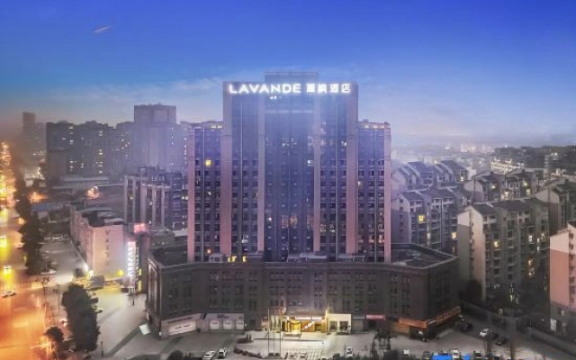 Lavande Hotel (Dujiangyan Rongchuang Amusement Park Panda Valley Branch)