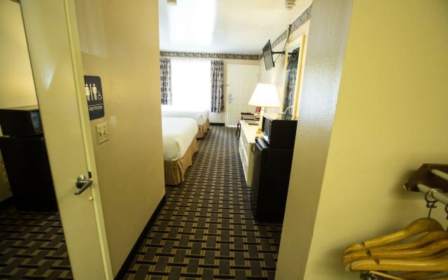 Anaheim Carriage Inn