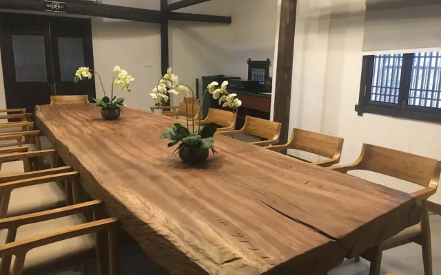 Xiananshan Village Hotel