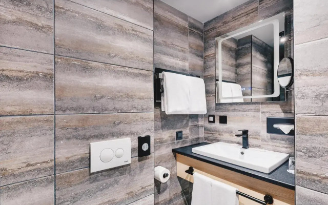 IQ Hotel
