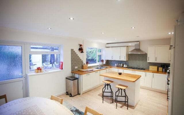 Business Park Lodge by Paymán Club