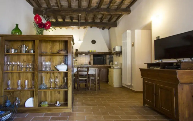 Graceful Holiday Home in Acqualagna With Swimming Pool
