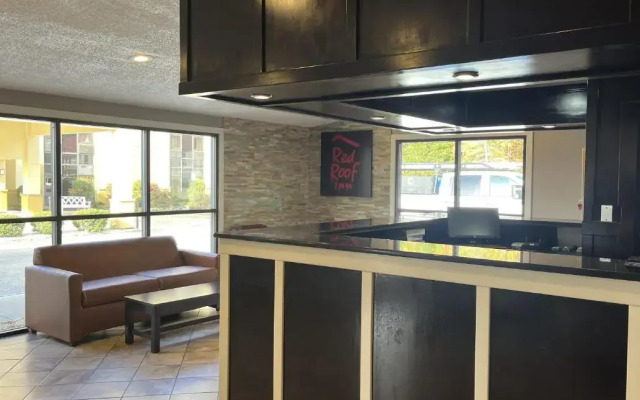 Red Roof Inn & Suites Newport News