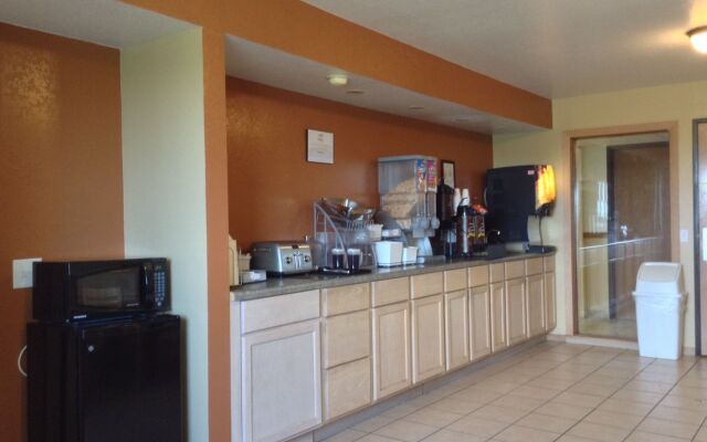 Western Inn & Suites