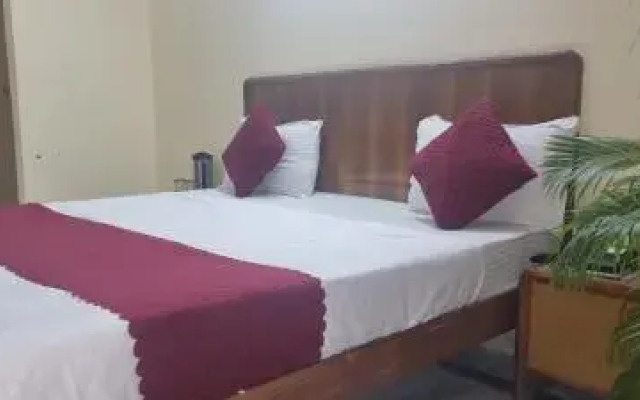 Hotel Shri Hari by OYO Rooms