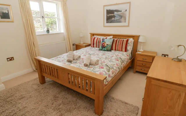 3 Strawberry Close