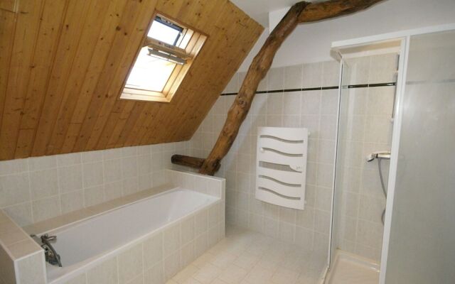 Modern Holiday Home in Florimont-Gaumier with Private Pool