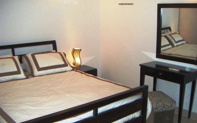 Carlton Deluxe Residences & Apartments