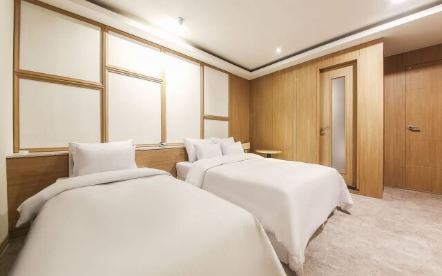 Moon Hotel