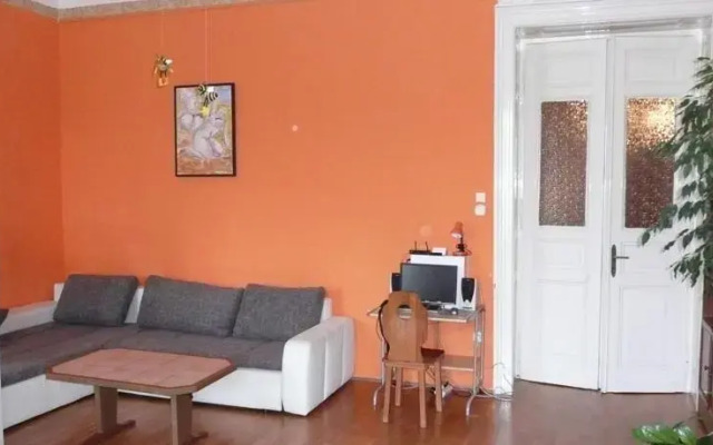 Tativen West Center