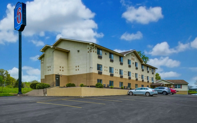 Motel 6 Montoursville, PA - Williamsport