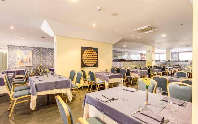 Marina Club Hotel