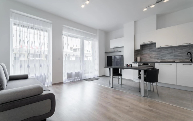 BpR CHIC White Home with Terrace & A/C & Garage