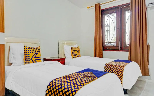 SPOT ON 90295 Simprug Residence