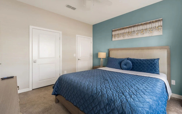 Relax Near Disney 4BR Home With Pool