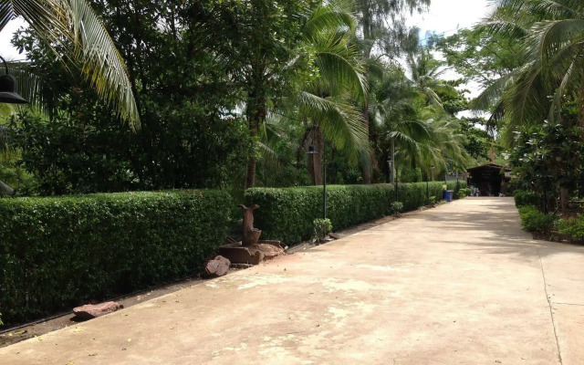 Young Coconut Garden Home Resort