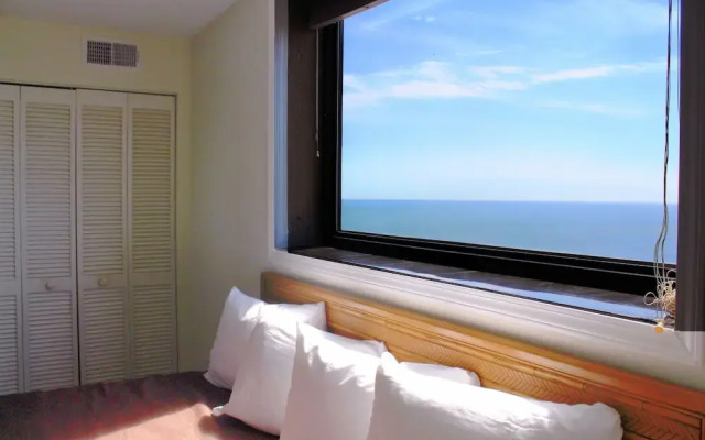 Meridian Plaza by Beach Vacations