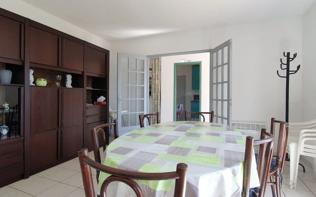 Pretty Villa With Above Ground Pool