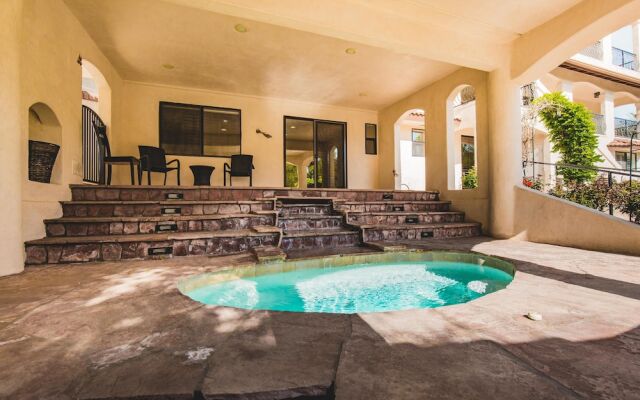 De Luz by AvantStay | Sleeps 24 | 5 Acre Estate w/ Lake & Orange Groves